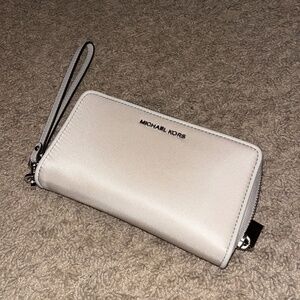 Michael Kors tech wallet